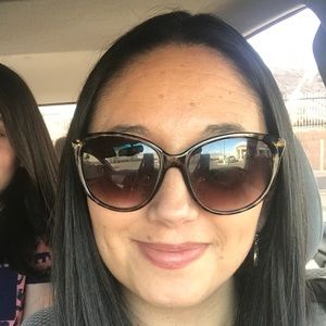 Meet your Posher, Eva